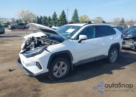 2023 Toyota Rav4 Xle z USA, uszkodzony, nr VIN 2T3W1RFV0PW269894